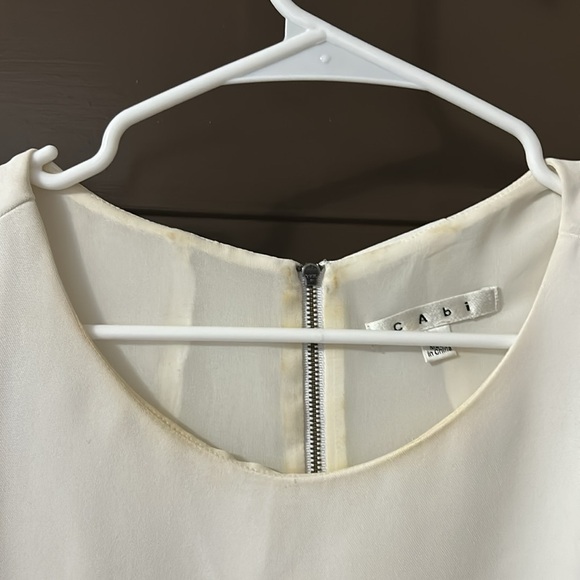 White sleeveless blouse by CAbi size small - Picture 2 of 7